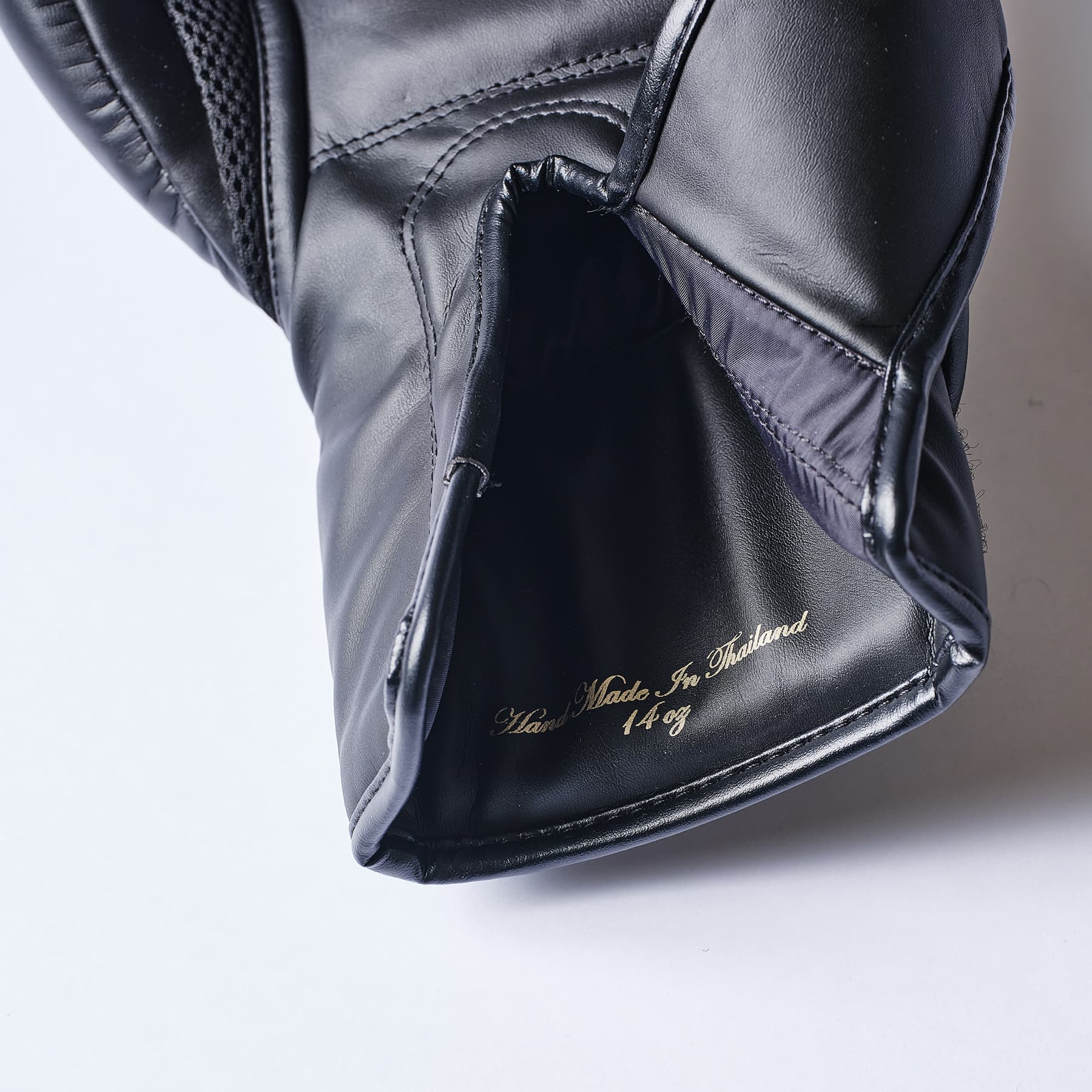 Gants de boxe ELION Uncage 10ème Anniversaire - Noir/Or - Image 5
