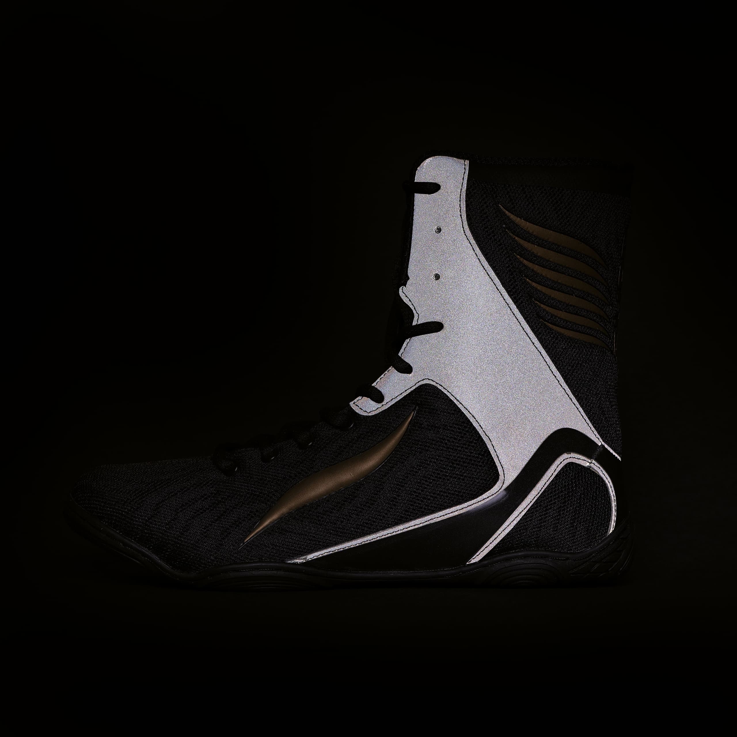 Chaussures de Boxe ELION Rapide Noir/Or Réfléchissantes - Image 6
