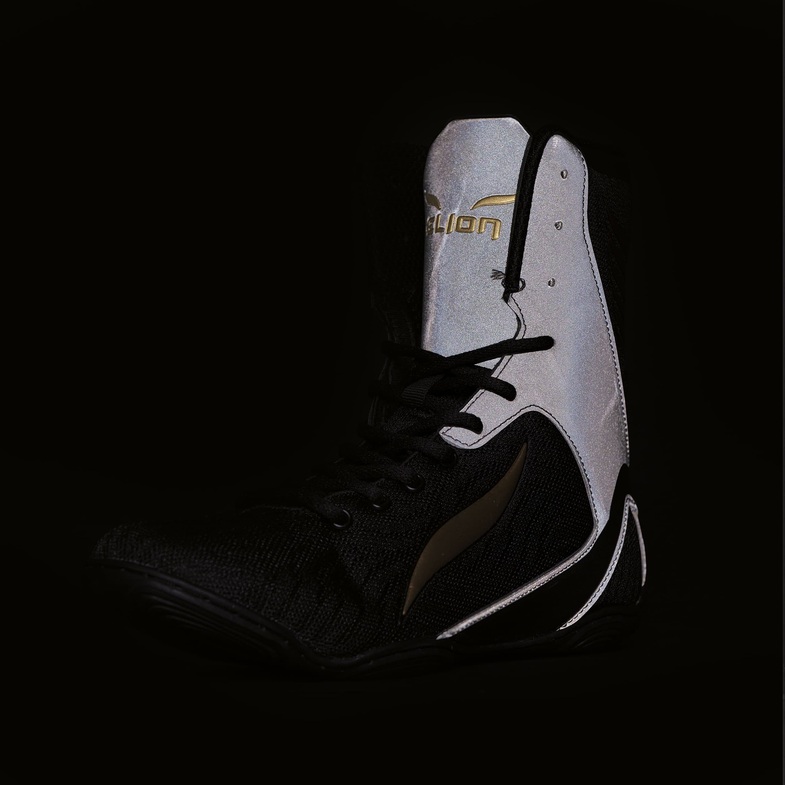 Chaussures de Boxe ELION Rapide Noir/Or Réfléchissantes - Image 7